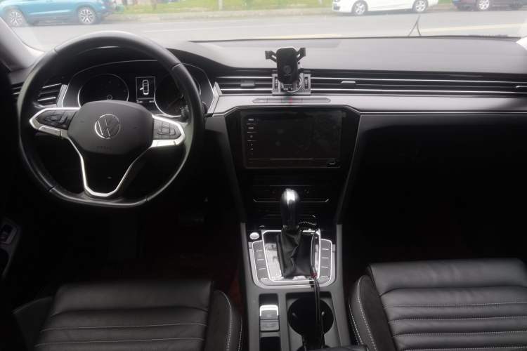 Used Volkswagen Magotan 2020 330TSI DSG Leading Model Center Console