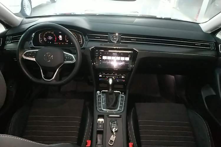 Used Volkswagen Magotan 2020 330TSI DSG Luxury Edition Center Console