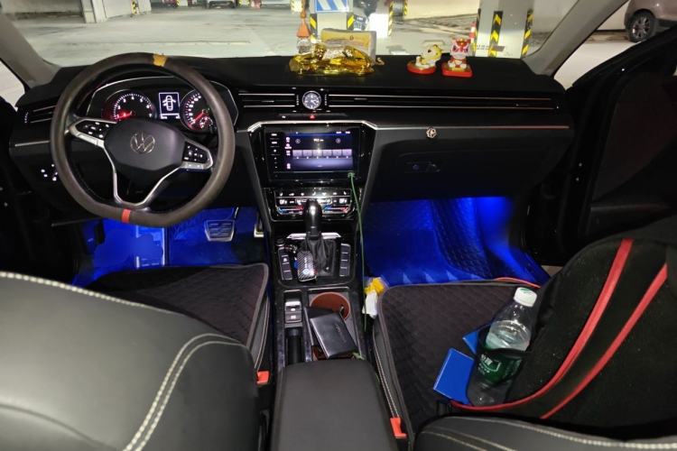 Used Volkswagen Magotan 2020 330TSI DSG Leading Model Center Console