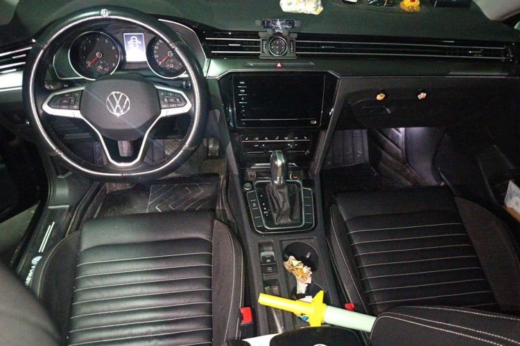 Used Volkswagen Magotan 2020 330TSI DSG Leading Model Center Console