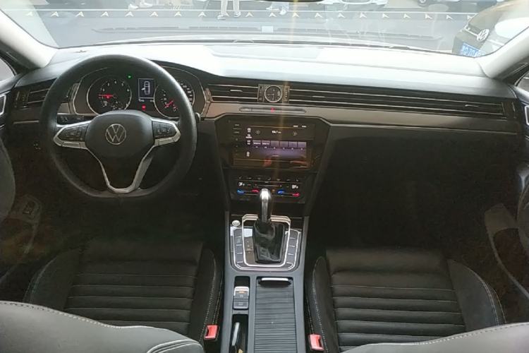 Used Volkswagen Magotan 2020 330TSI DSG Leading Model Center Console