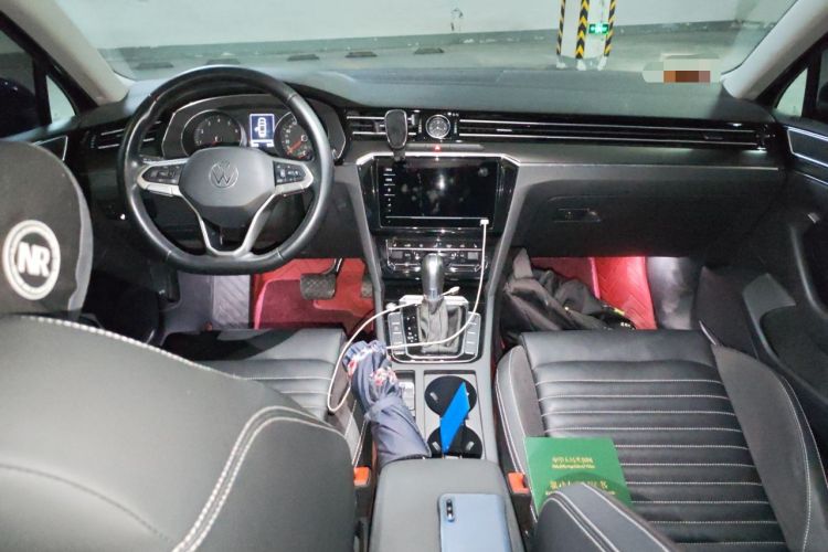 Used Volkswagen Magotan 2020 330TSI DSG Leading Model Center Console