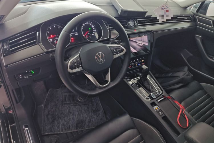 Used Volkswagen Magotan 2020 330TSI DSG Leading Model Center Console