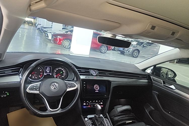 Used Volkswagen Magotan 2020 330TSI DSG Leading Model Center Console