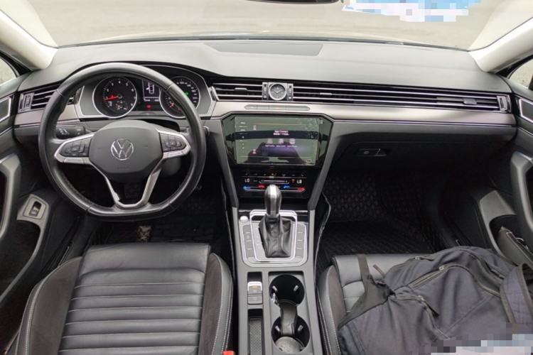 Used Volkswagen Magotan 2020 330TSI DSG Leading Model Center Console
