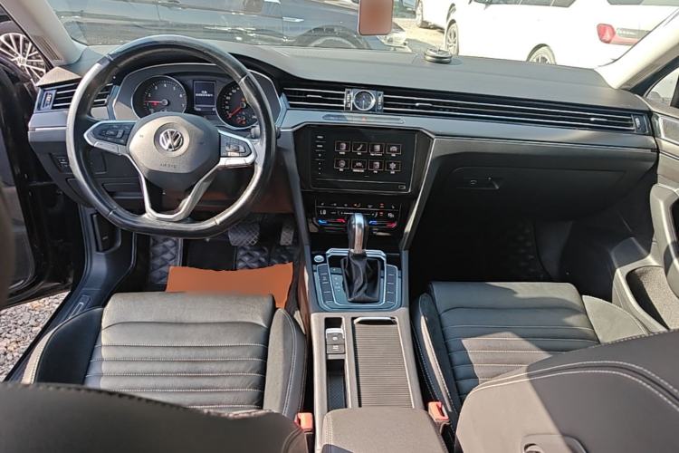 Used Volkswagen Magotan 2020 280TSI DSG Leading Edition Center Console