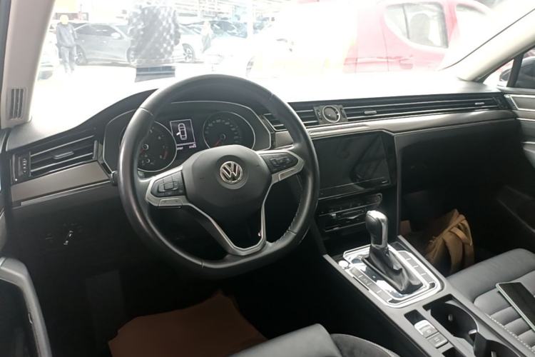 Used Volkswagen Magotan 2020 330TSI DSG Leading Model Center Console