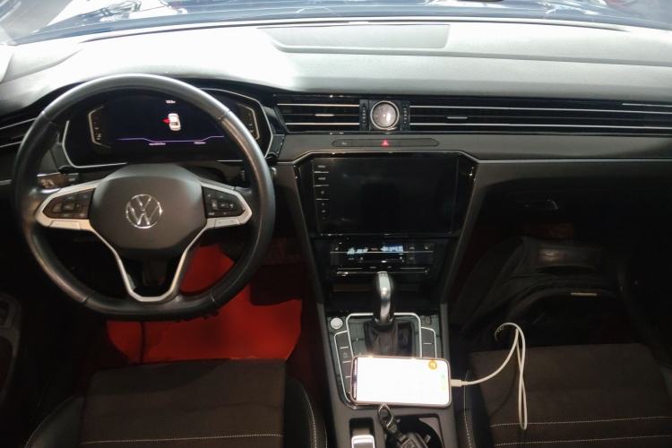 Used Volkswagen Magotan 2020 330TSI DSG Leading Model Center Console
