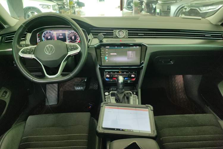 Used Volkswagen Magotan 2020 330TSI DSG Luxury Edition Center Console