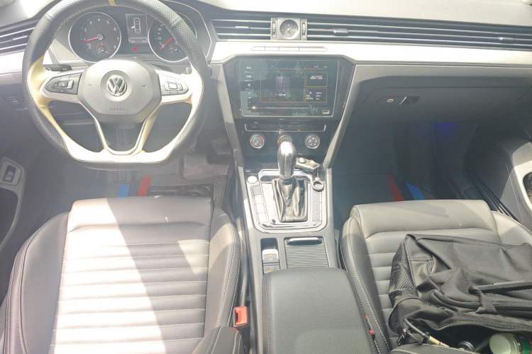 Used Volkswagen Magotan 2020 280TSI DSG Comfort Edition Center Console