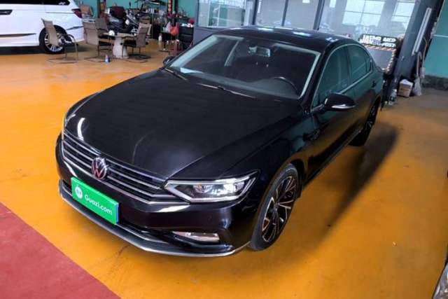 Ojetý Volkswagen Magotan 2020 330TSI DSG Leading Model
