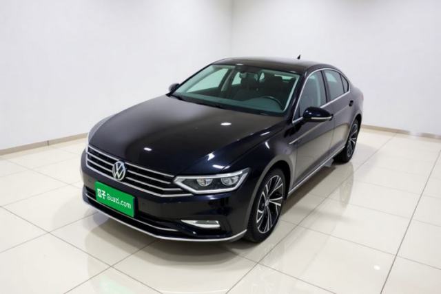 Ojetý Volkswagen Magotan 2020 330TSI DSG Leading Model
