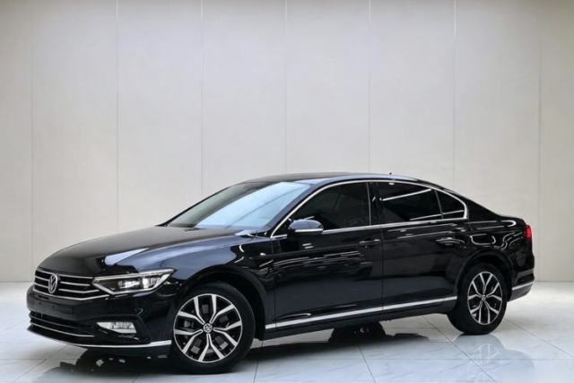 Ojetý Volkswagen Magotan 2020 330TSI DSG Leading Model