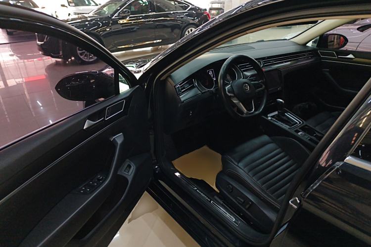 Used Volkswagen Magotan 2020 330TSI DSG Leading Model Driver Seat