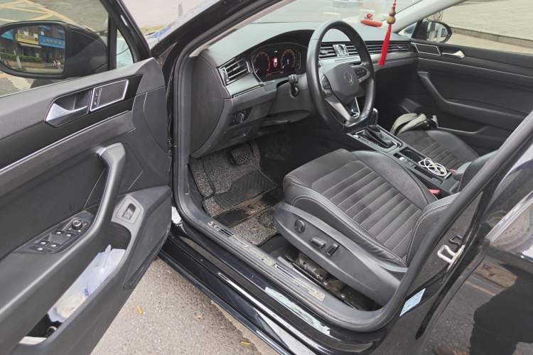 Used Volkswagen Magotan 2020 330TSI DSG Luxury Edition Driver Seat