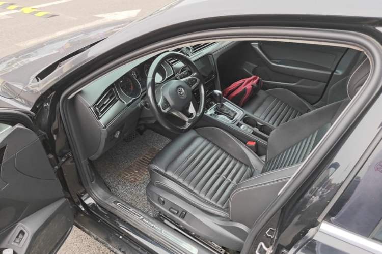Used Volkswagen Magotan 2020 330TSI DSG Leading Model Driver Seat