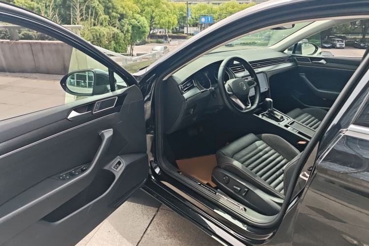 Used Volkswagen Magotan 2020 330TSI DSG Leading Model Driver Seat