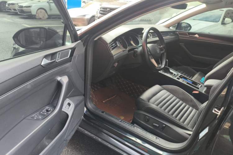 Used Volkswagen Magotan 2020 330TSI DSG Leading Model Driver Seat