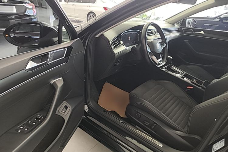 Used Volkswagen Magotan 2020 330TSI DSG Leading Model Driver Seat