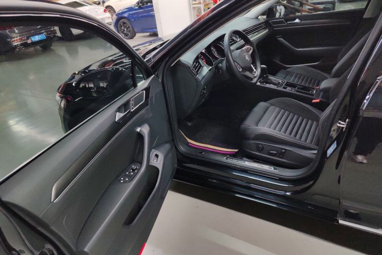 Used Volkswagen Magotan 2020 330TSI DSG Leading Model Driver Seat