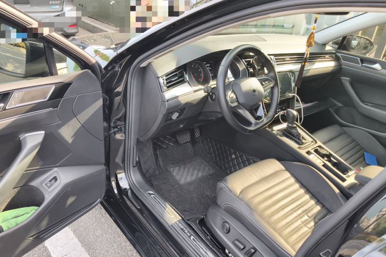 Used Volkswagen Magotan 2020 330TSI DSG Leading Model Driver Seat