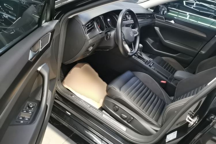 Used Volkswagen Magotan 2020 330TSI DSG Leading Model Driver Seat