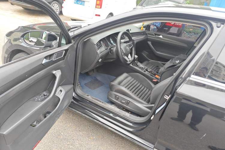 Used Volkswagen Magotan 2020 330TSI DSG Leading Model Driver Seat