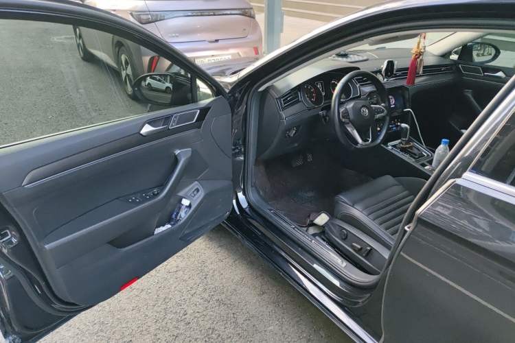 Used Volkswagen Magotan 2020 330TSI DSG Leading Model Driver Seat