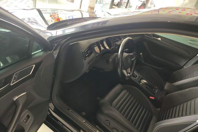 Used Volkswagen Magotan 2020 330TSI DSG Leading Model Driver Seat