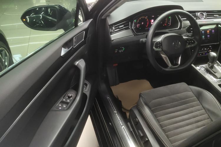 Used Volkswagen Magotan 2020 330TSI DSG Luxury Edition Driver Seat