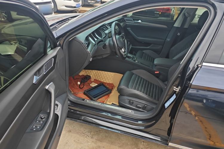 Used Volkswagen Magotan 2020 330TSI DSG Leading Model Driver Seat