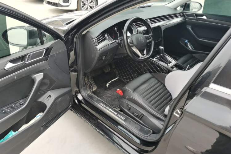 Used Volkswagen Magotan 2020 330TSI DSG Leading Model Driver Seat