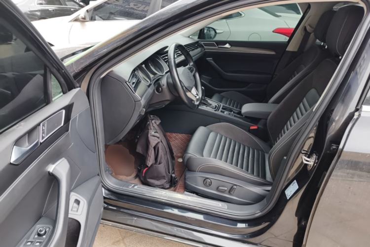 Used Volkswagen Magotan 2020 330TSI DSG Leading Model Driver Seat
