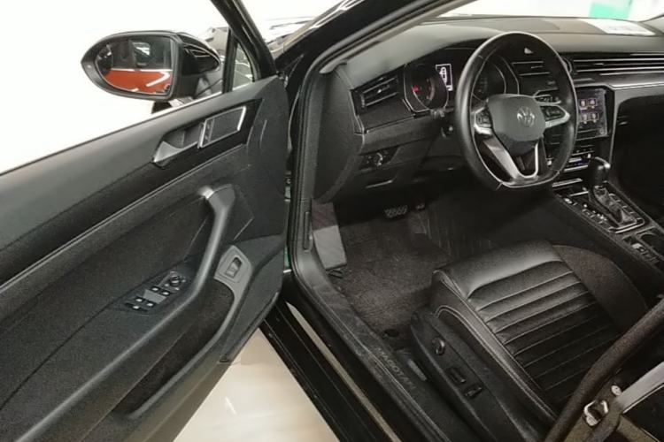 Used Volkswagen Magotan 2020 330TSI DSG Leading Model Driver Seat