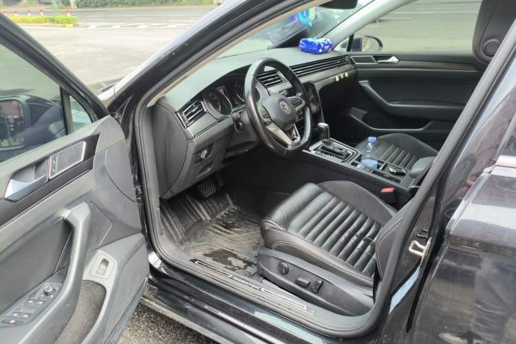 Used Volkswagen Magotan 2020 330TSI DSG Leading Model Driver Seat