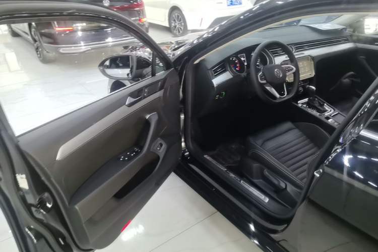 Used Volkswagen Magotan 2020 280TSI DSG Comfort Edition Driver Seat