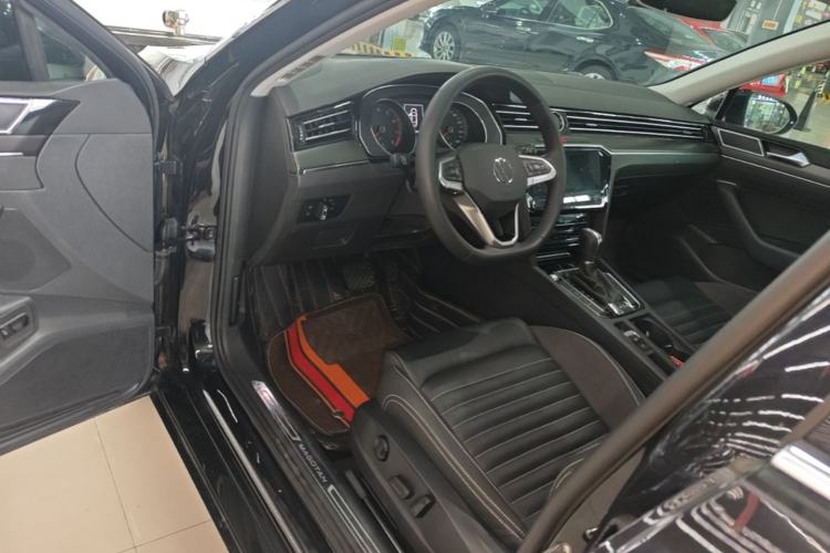 Used Volkswagen Magotan 2020 330TSI DSG Leading Model Driver Seat
