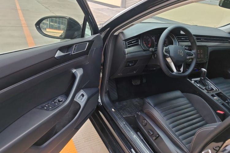 Used Volkswagen Magotan 2020 330TSI DSG Leading Model Driver Seat