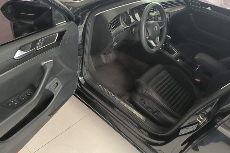 Used Volkswagen Magotan 2020 330TSI DSG Leading Model Driver Seat