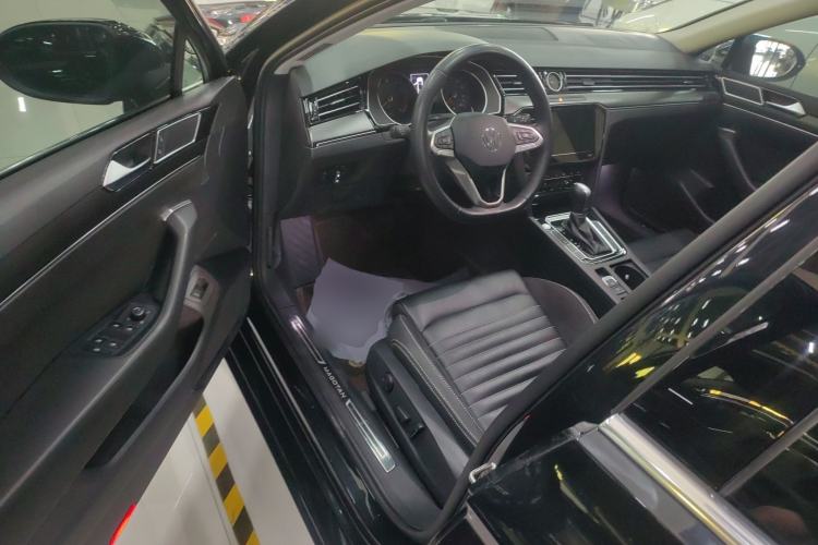 Used Volkswagen Magotan 2020 330TSI DSG Leading Model Driver Seat