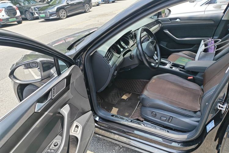 Used Volkswagen Magotan 2020 330TSI DSG Leading Model Driver Seat