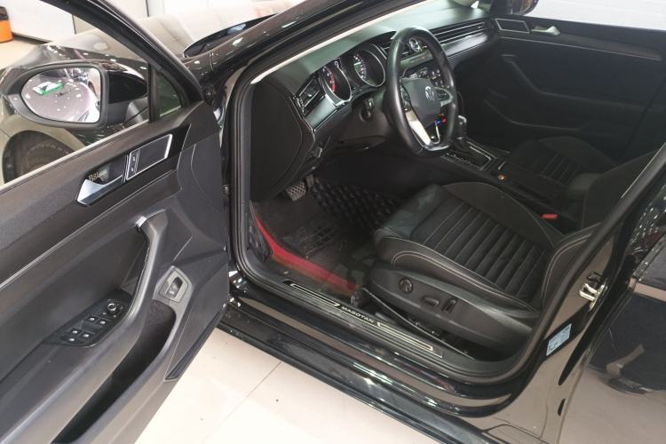 Used Volkswagen Magotan 2020 330TSI DSG Leading Model Driver Seat