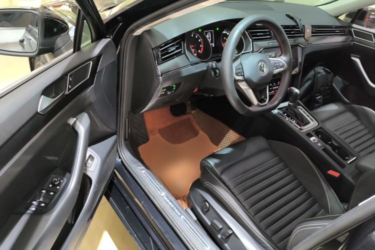 Used Volkswagen Magotan 2020 330TSI DSG Leading Model Driver Seat