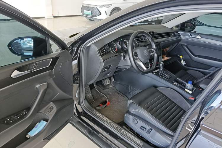 Used Volkswagen Magotan 2020 330TSI DSG Leading Model Driver Seat