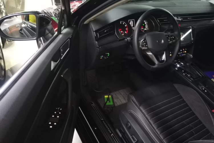 Used Volkswagen Magotan 2020 330TSI DSG Leading Model Driver Seat