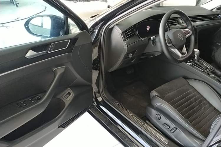 Used Volkswagen Magotan 2020 330TSI DSG Luxury Edition Driver Seat