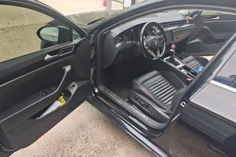 Used Volkswagen Magotan 2020 330TSI DSG Leading Model Driver Seat