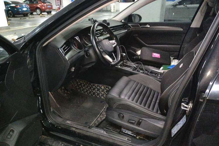 Used Volkswagen Magotan 2020 330TSI DSG Leading Model Driver Seat