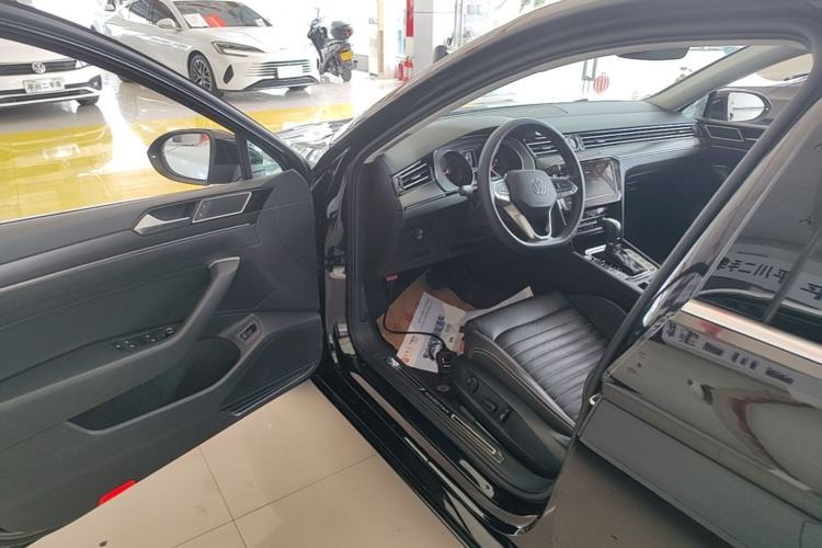 Used Volkswagen Magotan 2020 330TSI DSG Leading Model Driver Seat
