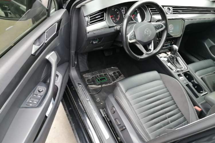 Used Volkswagen Magotan 2020 330TSI DSG Leading Model Driver Seat